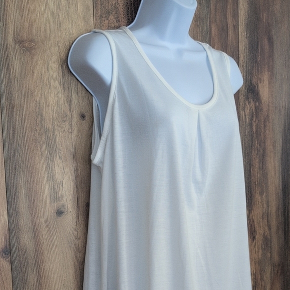 Chic Women's Plus Size White Sleeveless Tank Top XXL          -623S - Picture 1 of 5